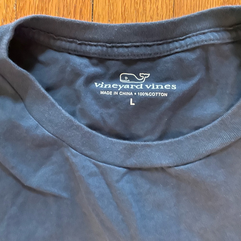 Vineyard Vines Navy Short-Sleeve Pocket Tee with Pink Logo - Picture 4 of 6